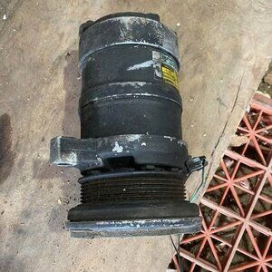 Pontiac firebird formula 1993-1997 AC compressor Harrison Oem GM 350 LT1 ENGINE